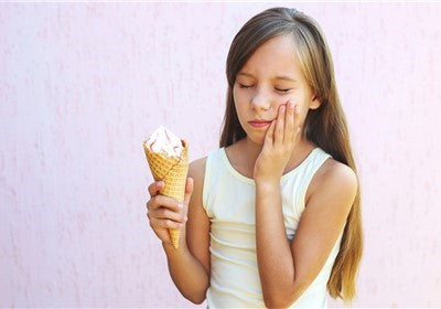 Denti sensibili: scopri le cause e i rimedi immediati